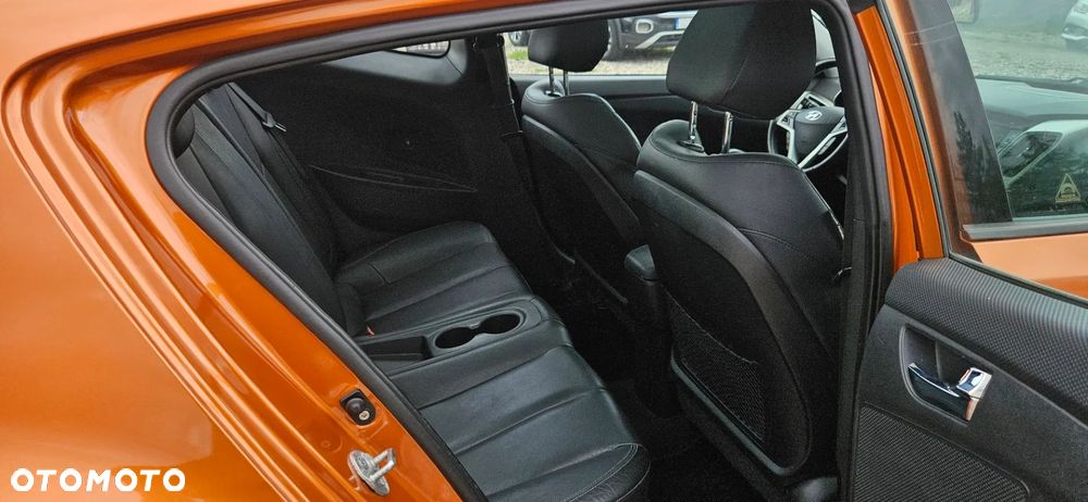Hyundai Veloster - 24
