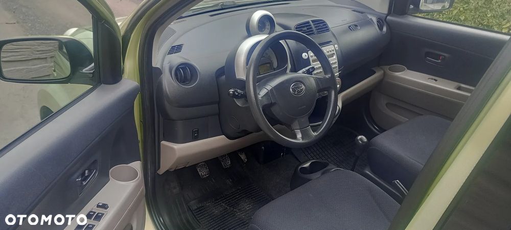Daihatsu Sirion - 4