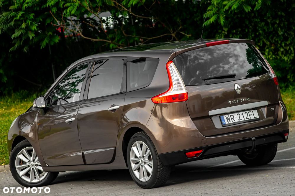 Renault Grand Scenic - 16