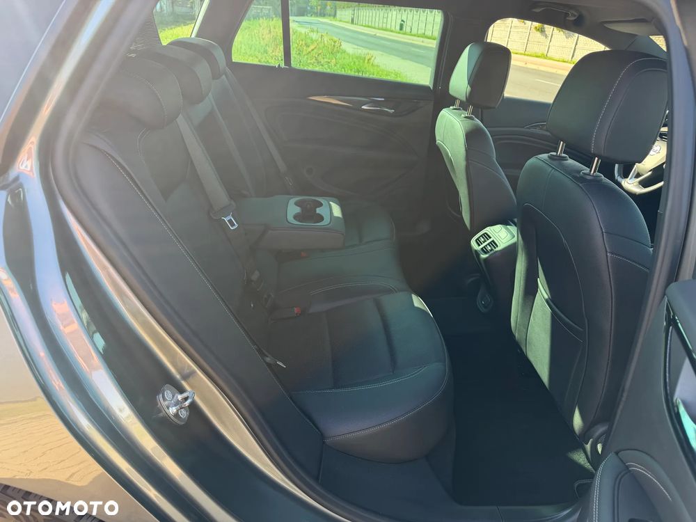 Opel Insignia 1.6 T Exclusive S&S - 27