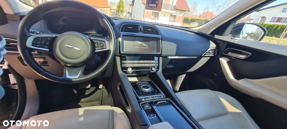 Jaguar F-Pace 20d Pure - 21