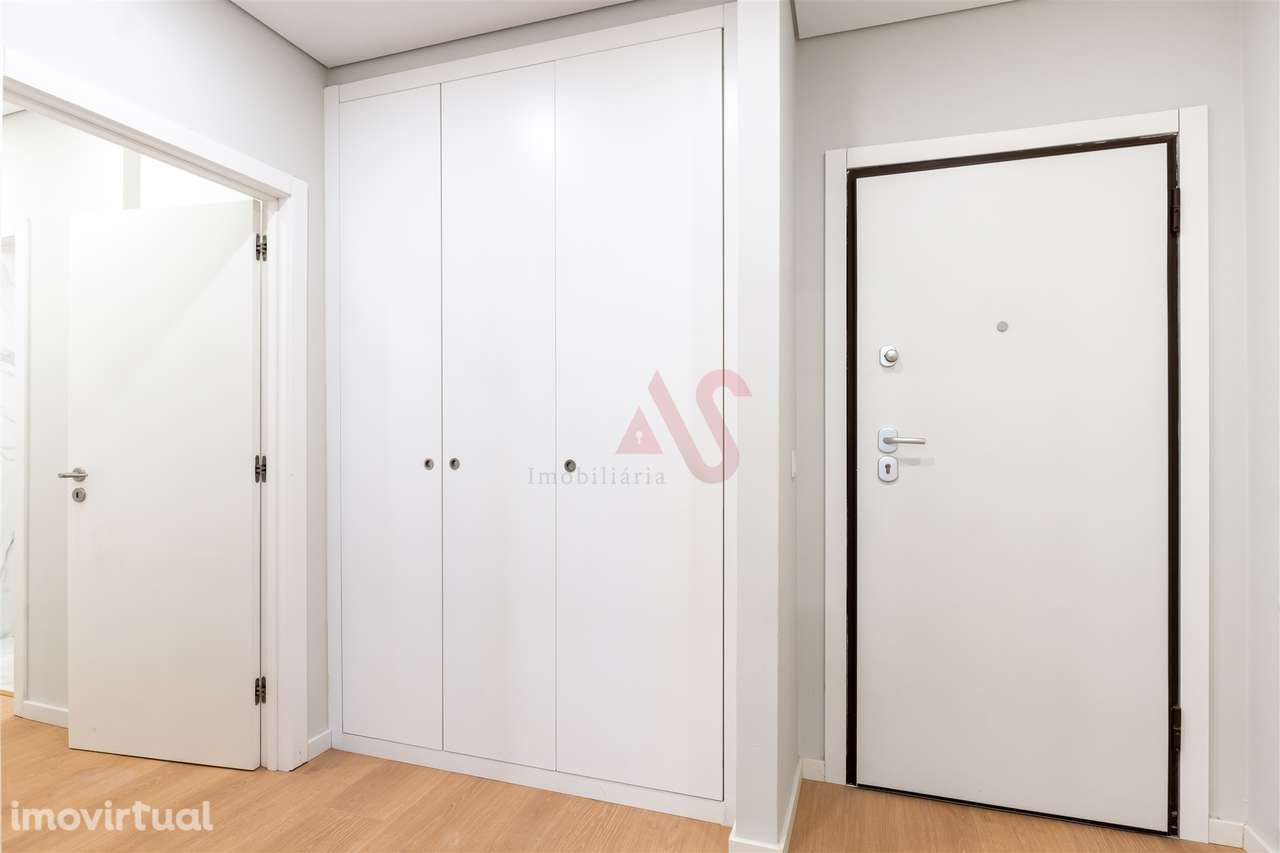 Apartamento T1 com Terraço e Garagem localizado em Leça da Palmeira - Grande imagem: 2/16