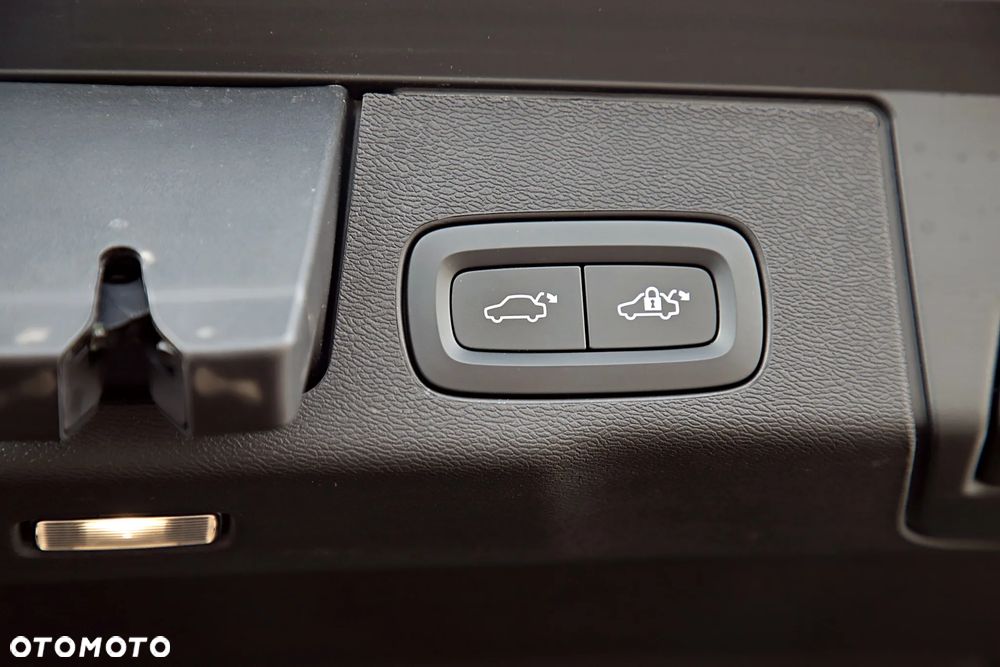 Volvo XC 60 T8 Plug-In Hybrid AWD Ultimate Dark - 15