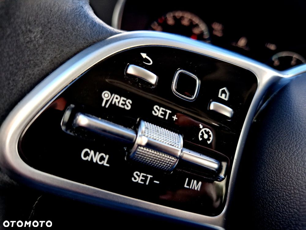 Mercedes-Benz GLC - 30