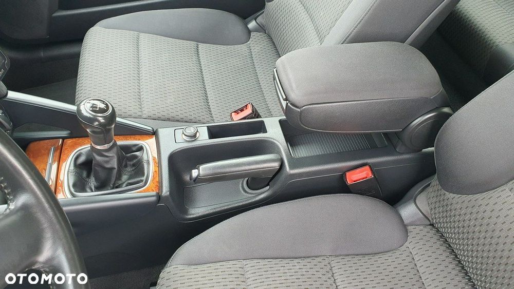 Audi A3 3-drzwiowe 2.0 TDI DPF Ambiente - 24