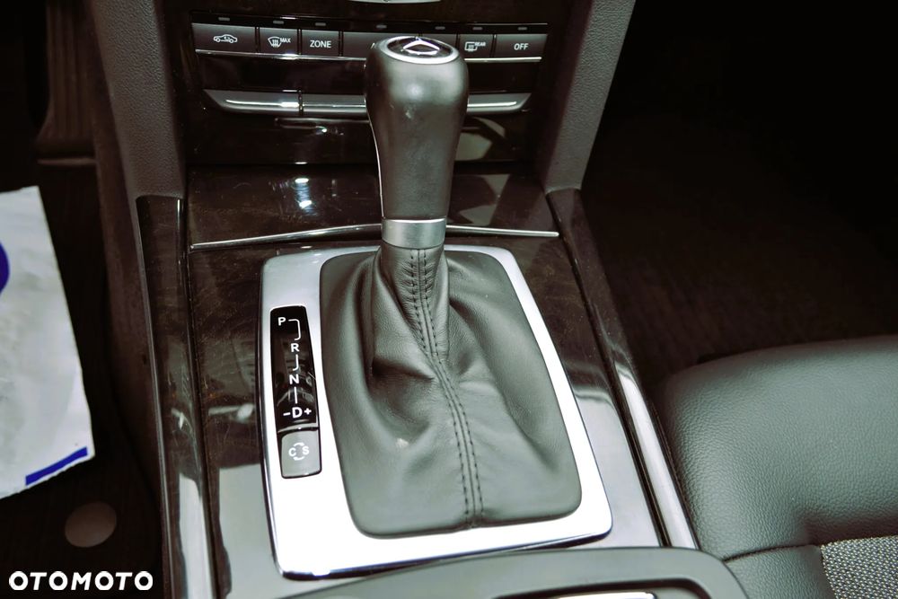 Mercedes-Benz Klasa E 200 CDI DPF BlueEFFICIENCY Automatik Avantgarde - 17