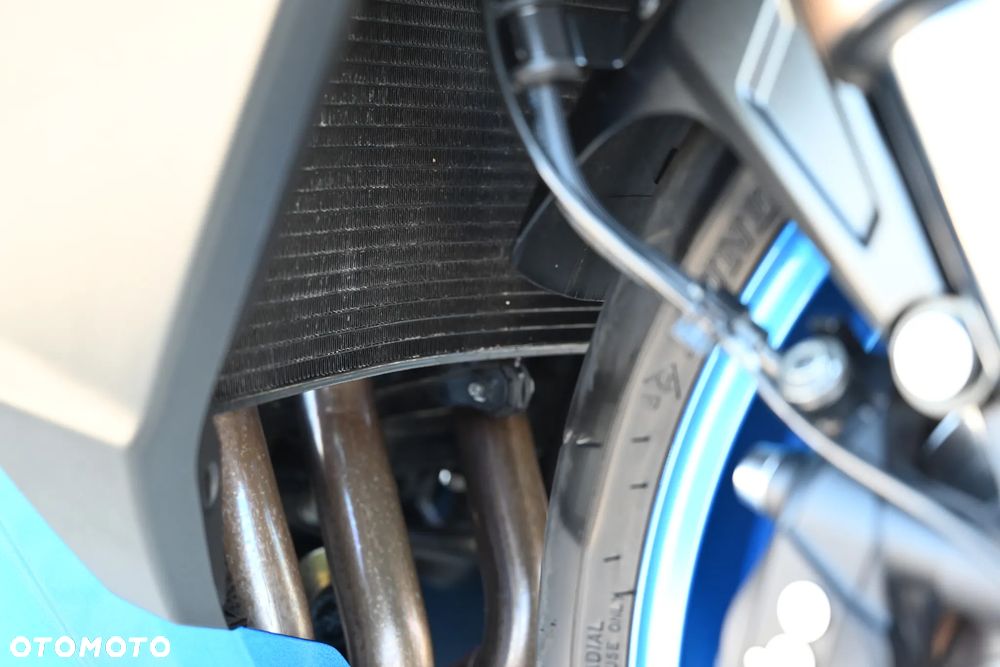Suzuki GSX 1000 - 27