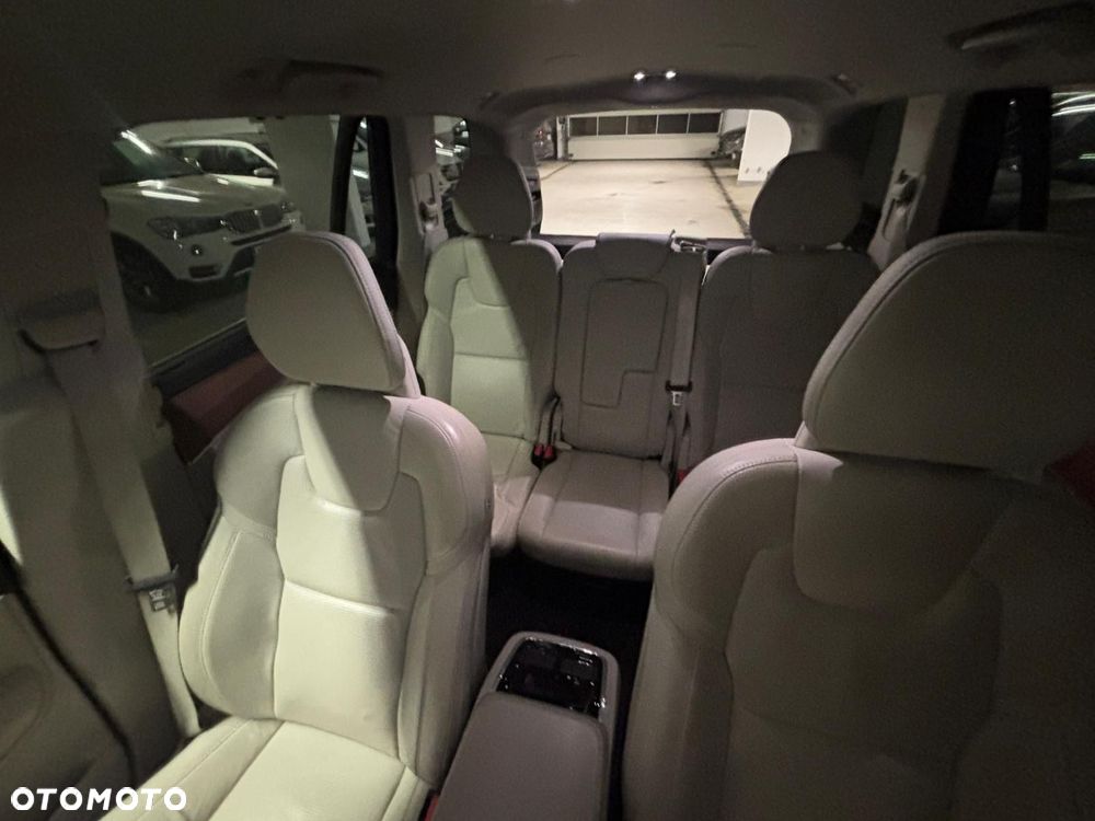 Volvo XC 90 - 19