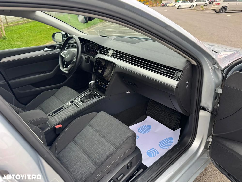 Volkswagen Passat Variant 2.0 TDI DSG Business - 9