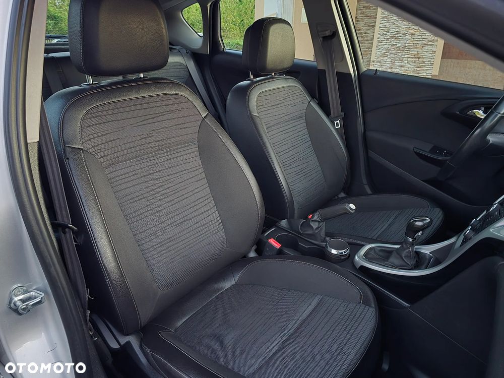 Opel Astra 1.4 Turbo Cosmo - 24