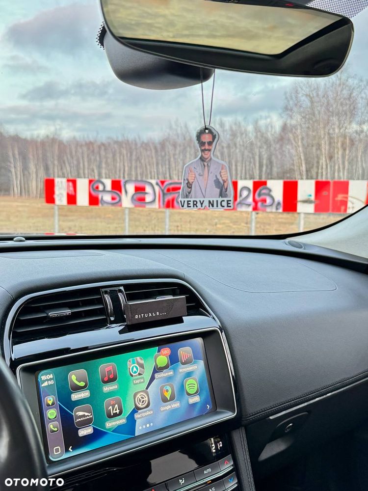 Jaguar F-Pace 20d AWD Prestige - 6