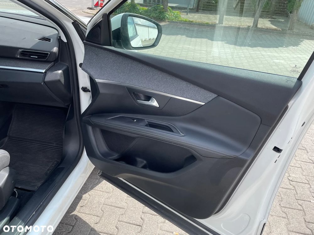 Peugeot 3008 PureTech 130 Stop & Start GPF EAT8 Allure - 8