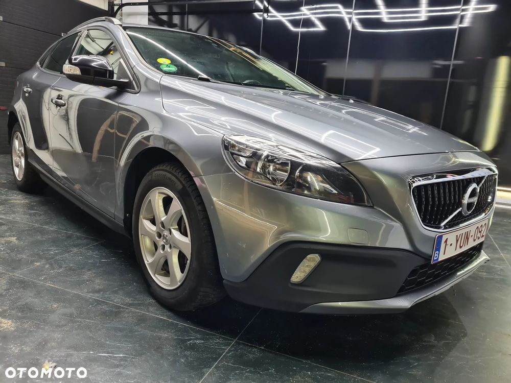 Volvo V40 Cross Country D2 Momentum - 1