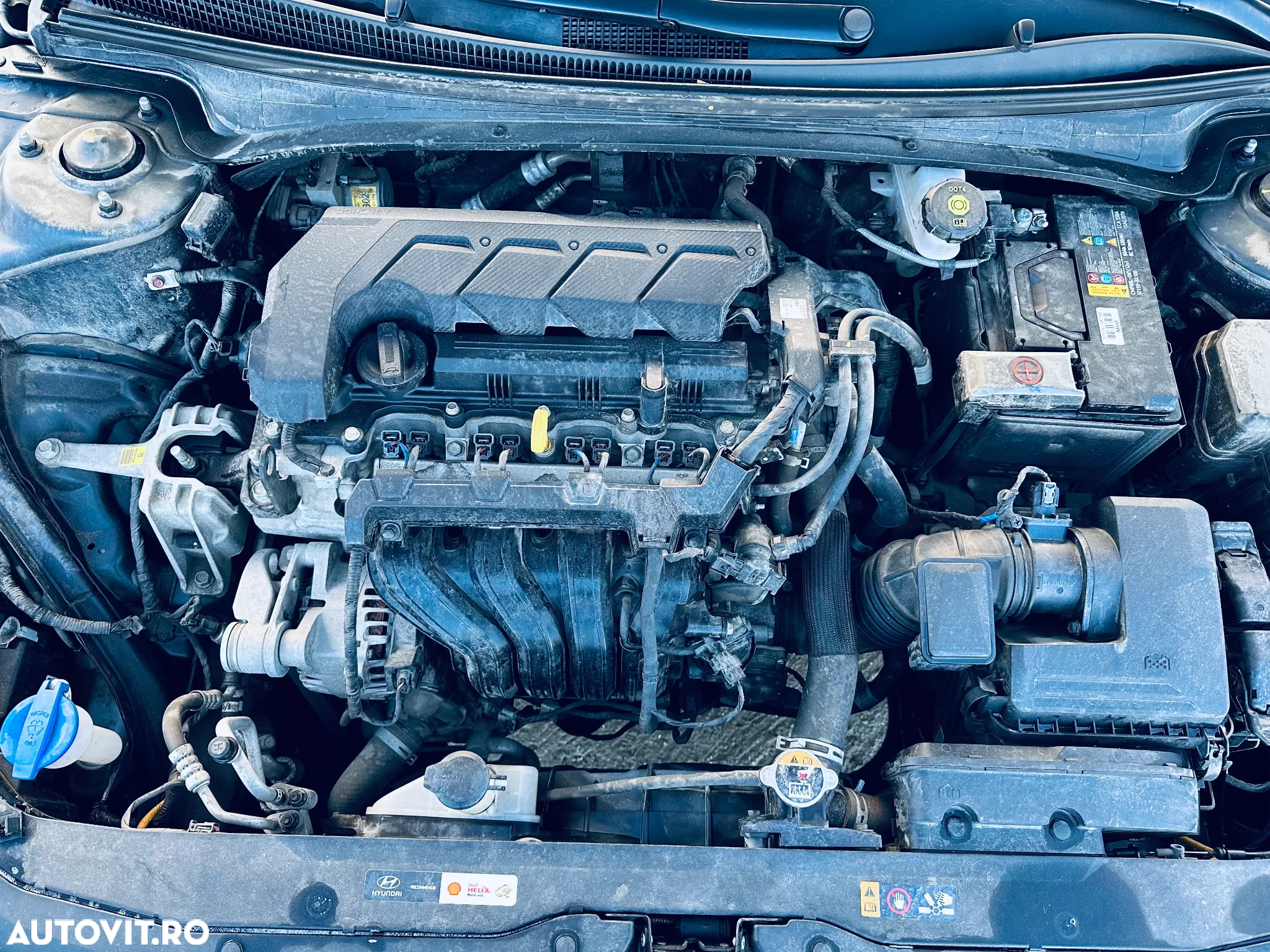 Hyundai Elantra 1.6 l 123 CP 6MT Exclusive Navi - 24
