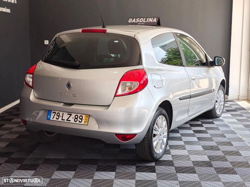 Renault Clio - 19