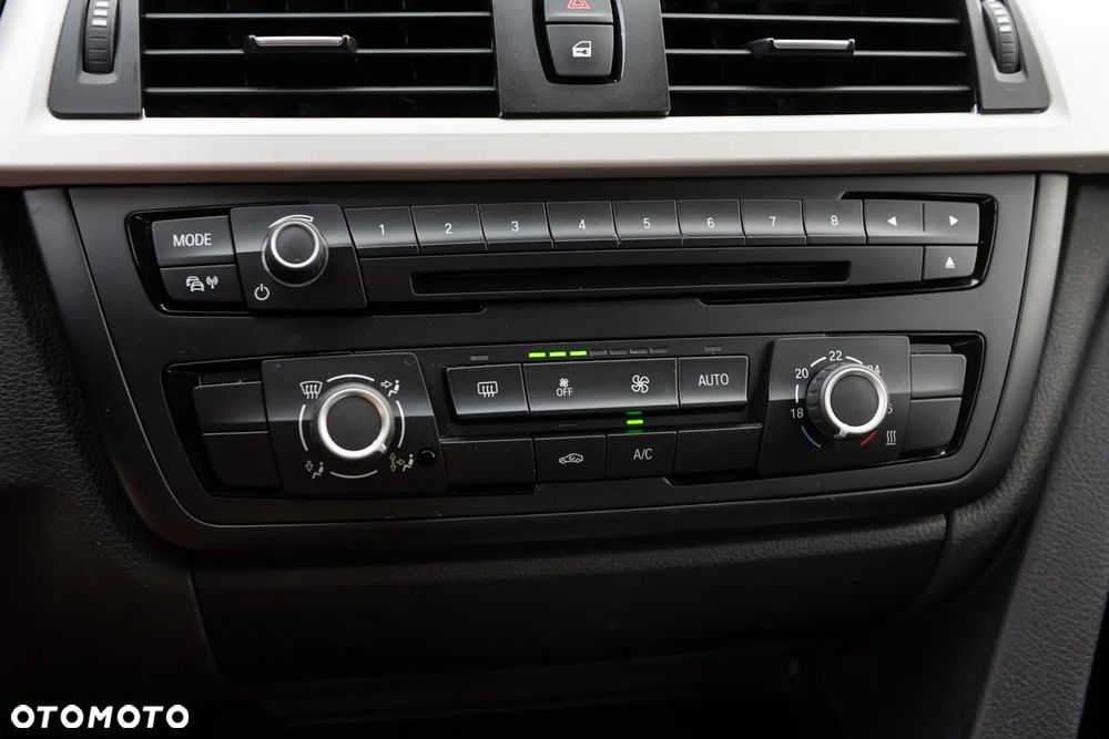 BMW Seria 3 320d xDrive Sport-Aut Modern Line - 20