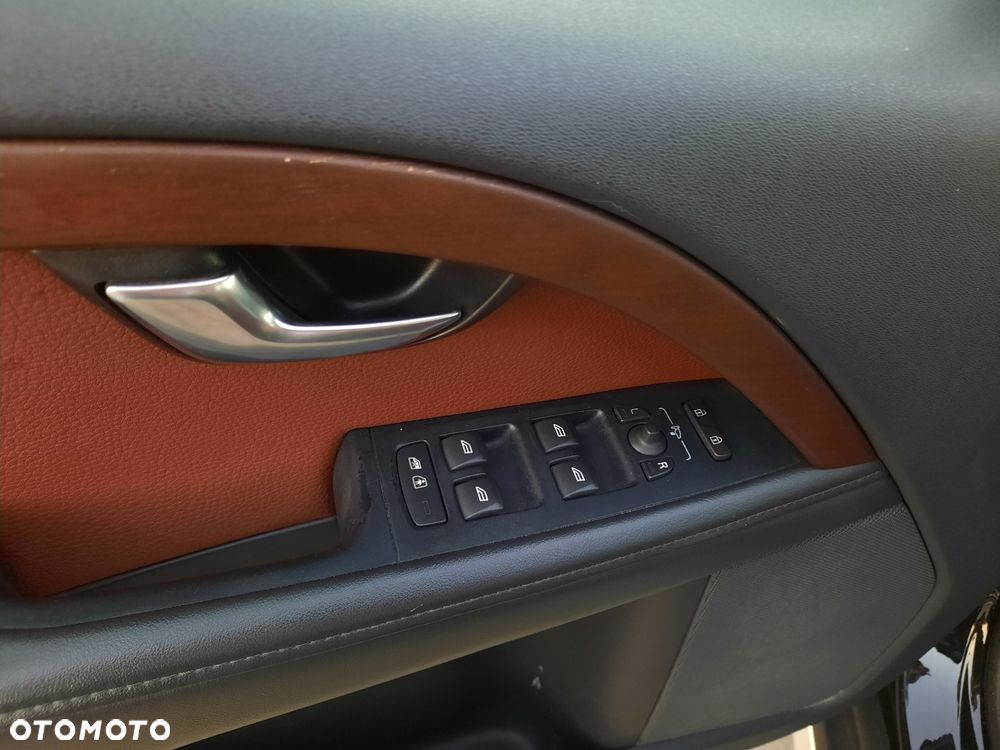 Volvo XC 70 D5 AWD Geartronic Summum - 17