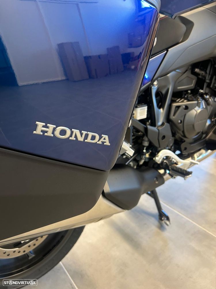 Honda NT NT1100 (Manual) - 10