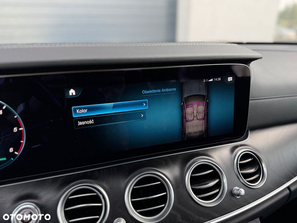 Mercedes-Benz Klasa E 220 d 4-Matic AMG - 27