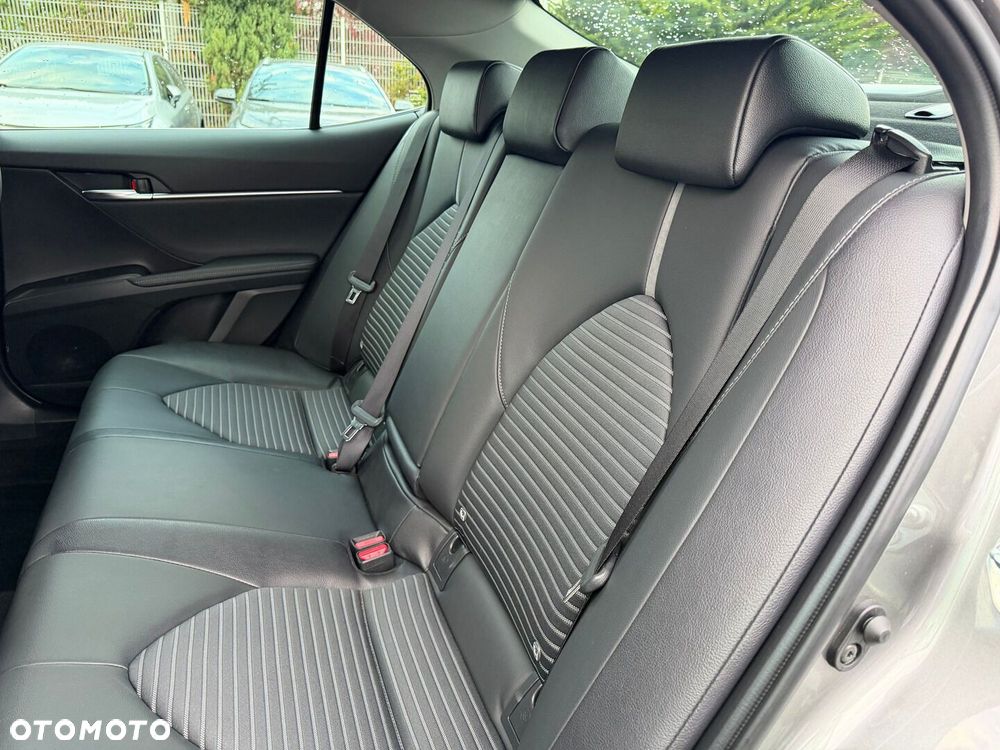 Toyota Camry 2.5 Hybrid Prestige CVT - 24