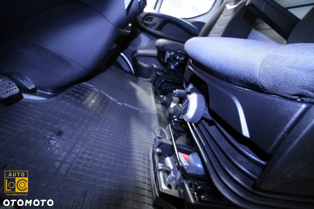 Iveco DAILY CHŁODNIA + MROŹNIA + AGREGAT x 2 + AUTOMAT - 24