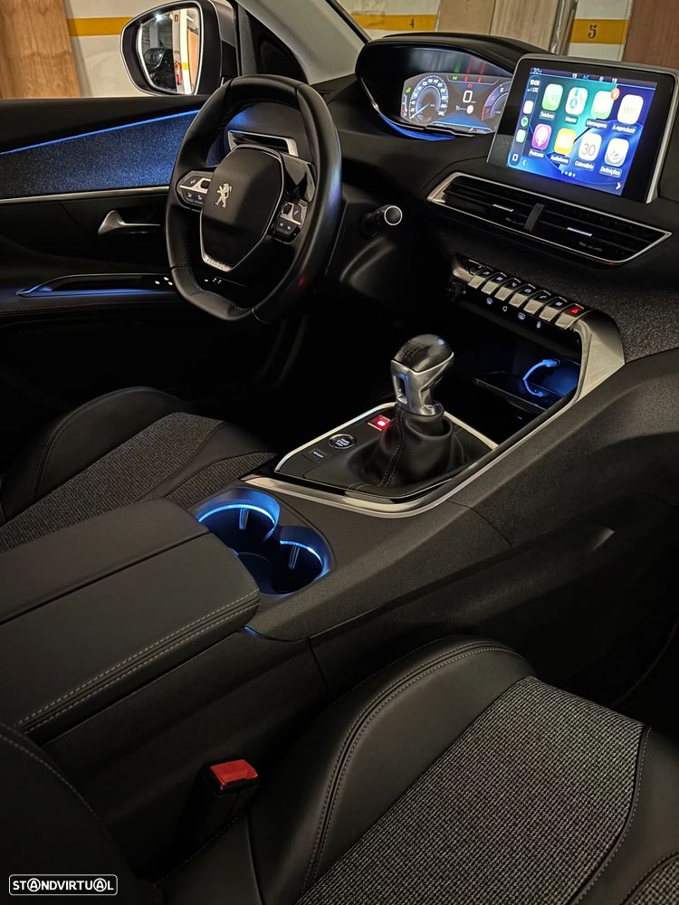 Peugeot 3008 PureTech 130 Stop & Start GPF Allure - 24