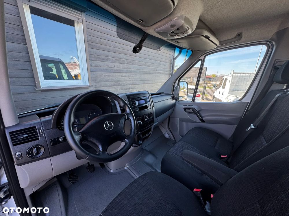 Mercedes-Benz Sprinter - 16