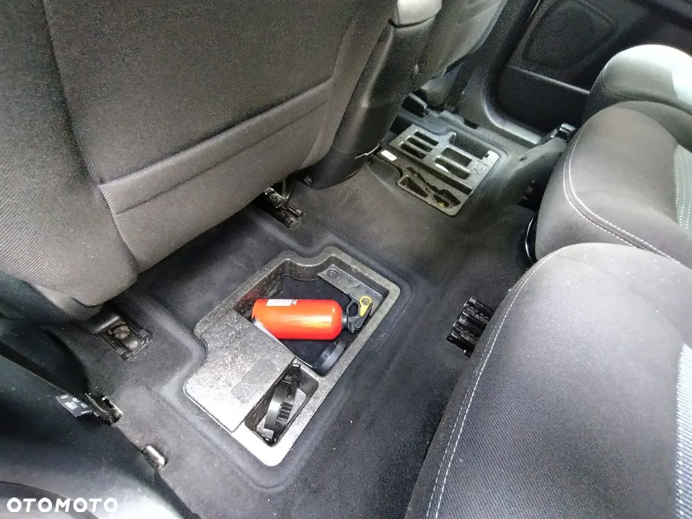 Ford S-Max 2.0 TDCi DPF Titanium - 24