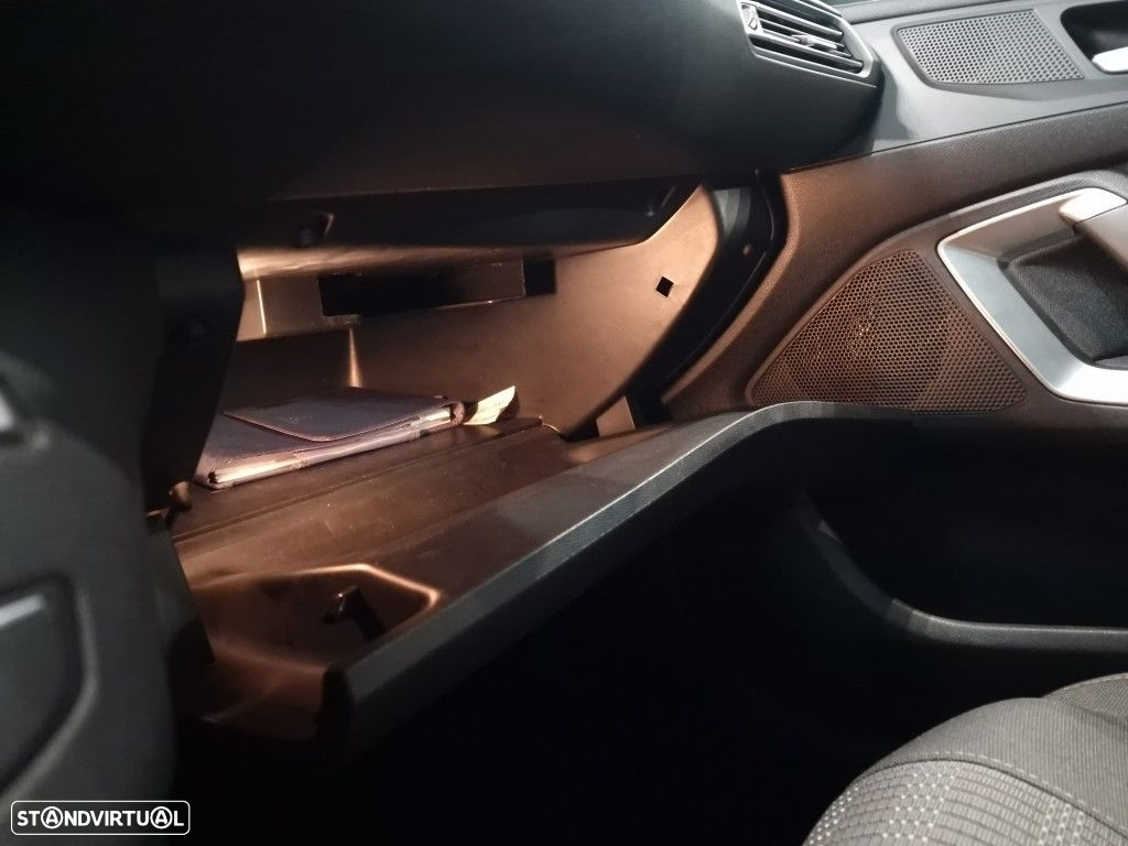 Peugeot 308 1.6 BlueHDi Allure J18 - 47