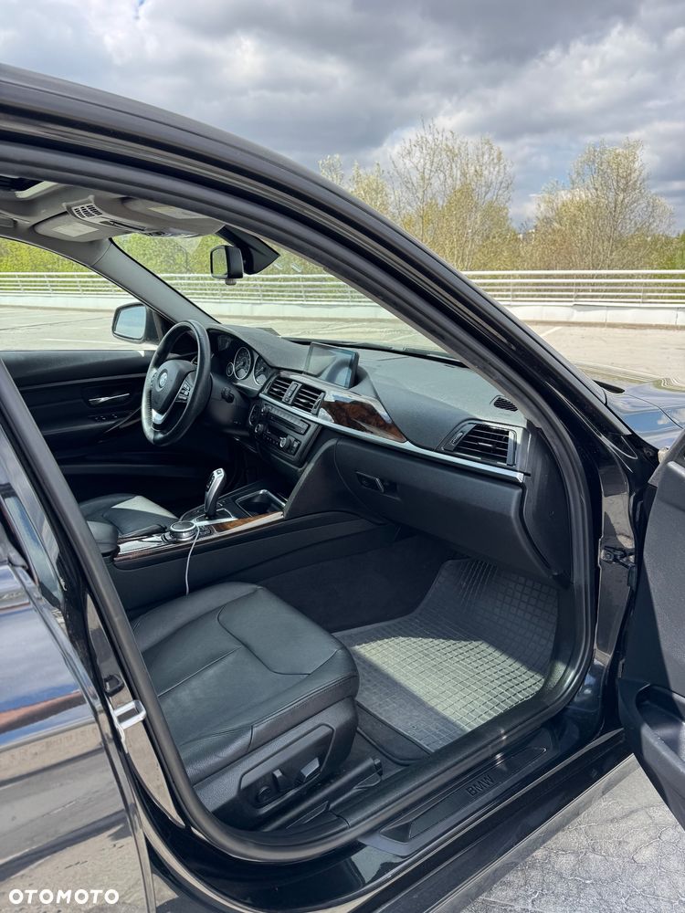 BMW Seria 3 328i xDrive - 12