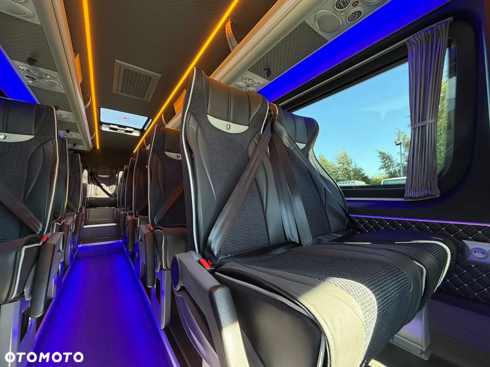 Mercedes-Benz Sprinter 519 - 19
