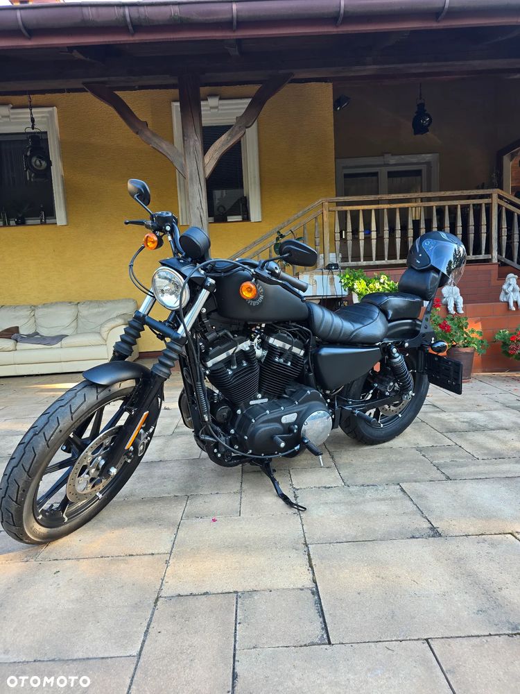 Harley-Davidson Sportster Iron 883 - 23