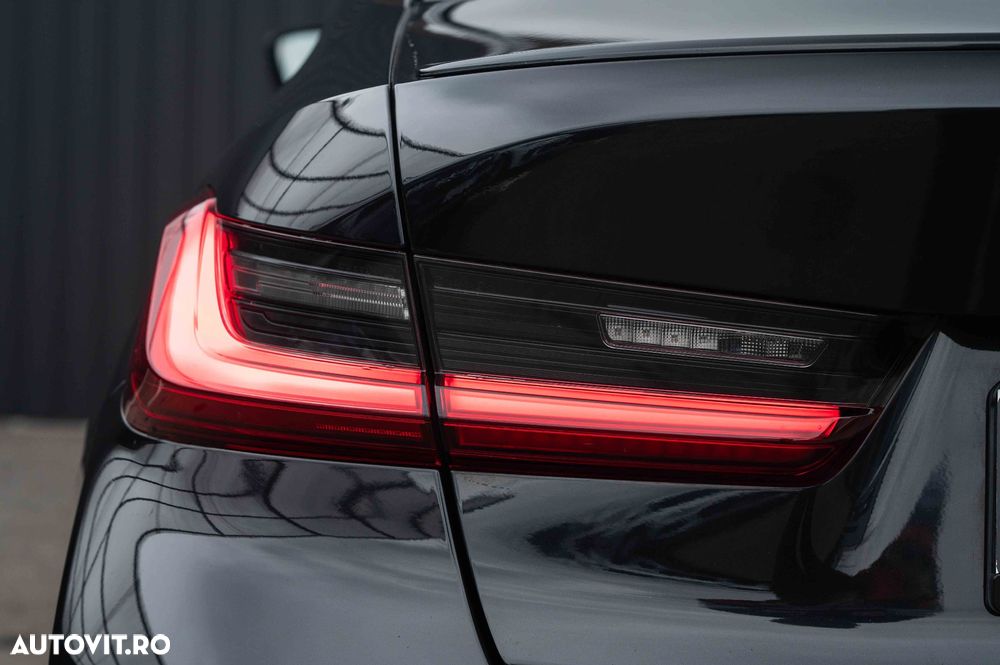 BMW Seria 3 318i Aut. M Sport - 12