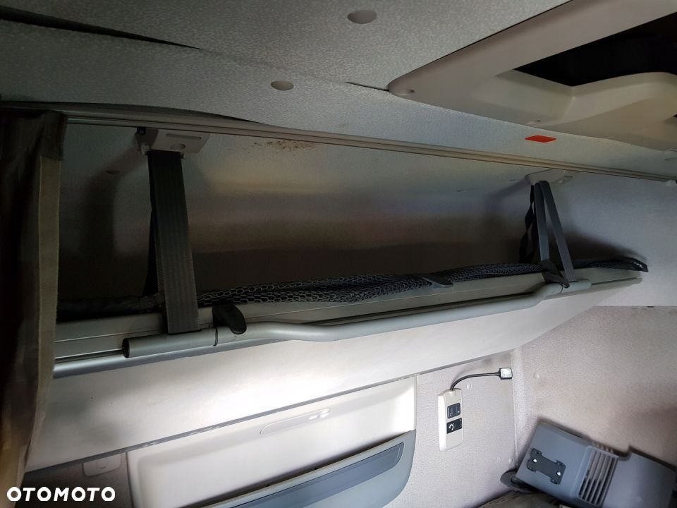 ŁÓŻKO GÓRNE Z MOCOWANIEM DAF XF 106 - 2