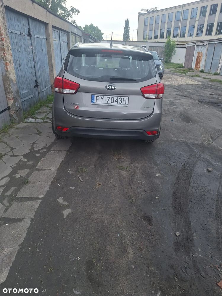 Kia Carens - 5