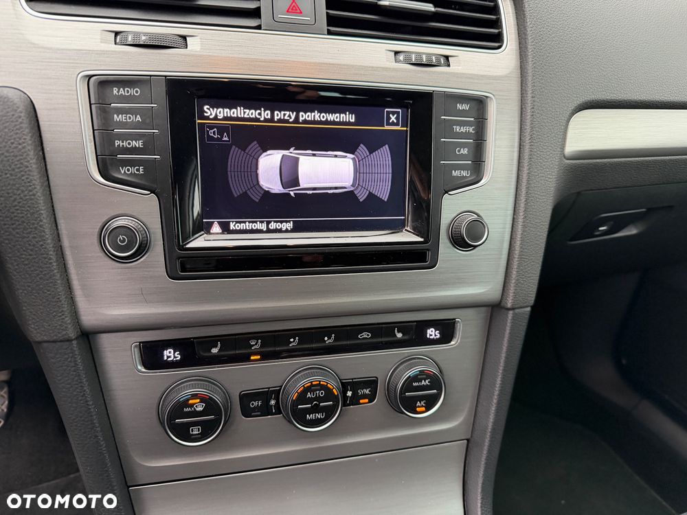 Volkswagen Golf 2.0 TDI (BlueMotion Technology) Comfortline - 15