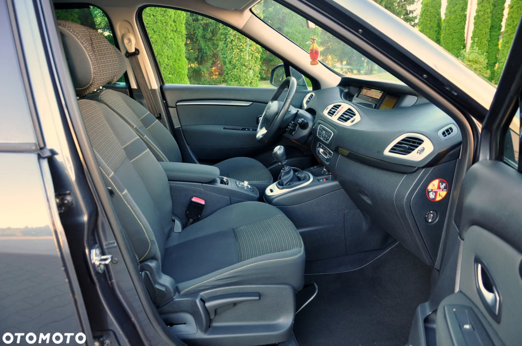 Renault Scenic 1.9 dCi Bose Edition - 17