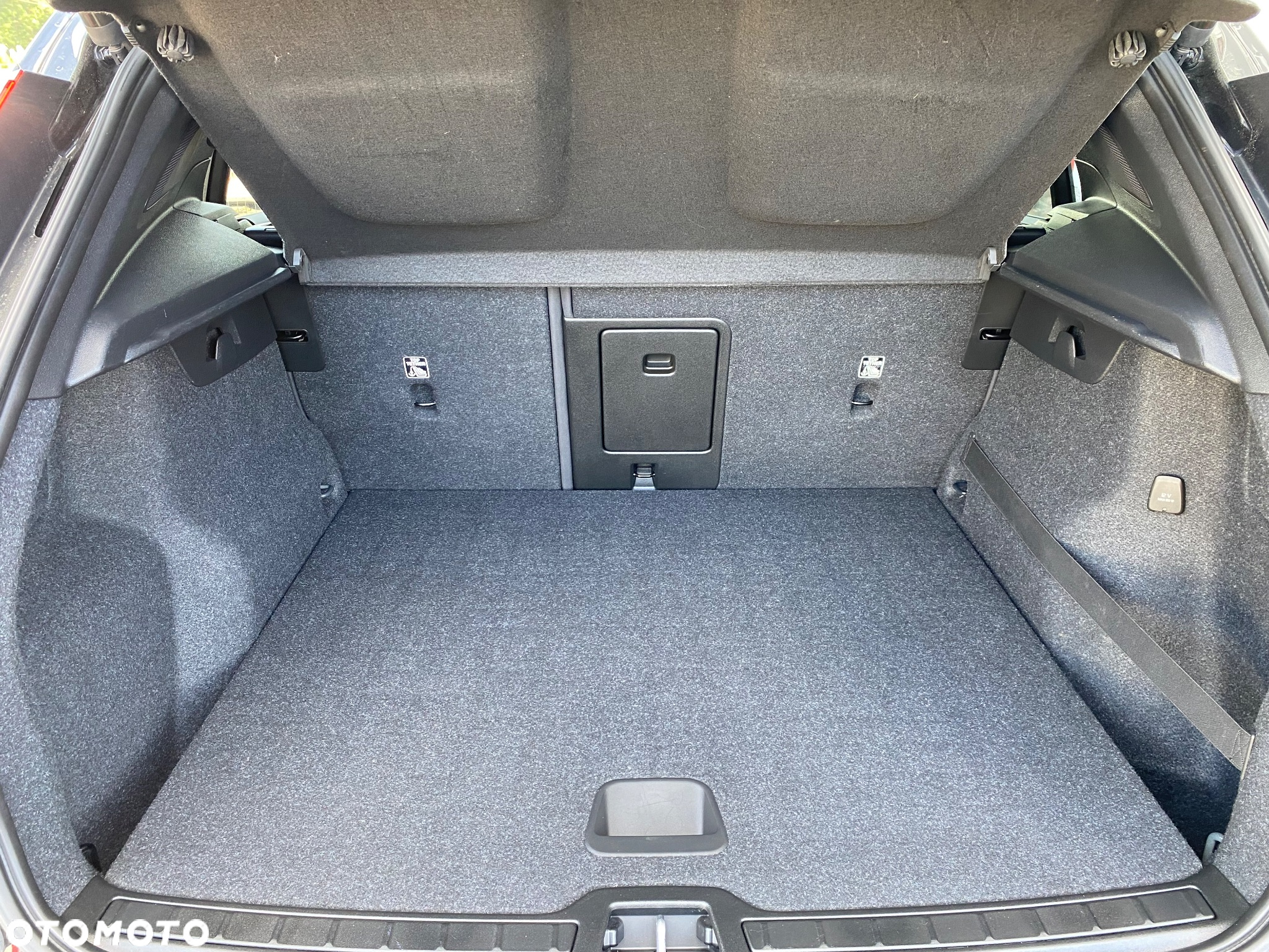 Volvo XC 40 - 30