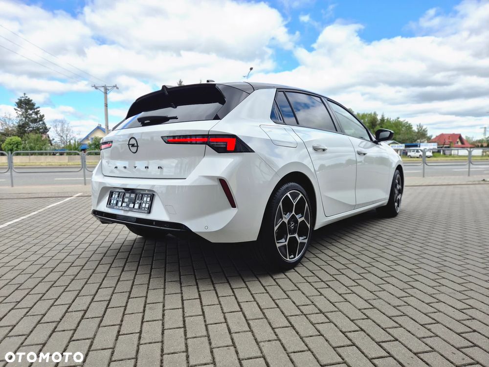 Opel Astra 1.2 T GS Line S&S - 13