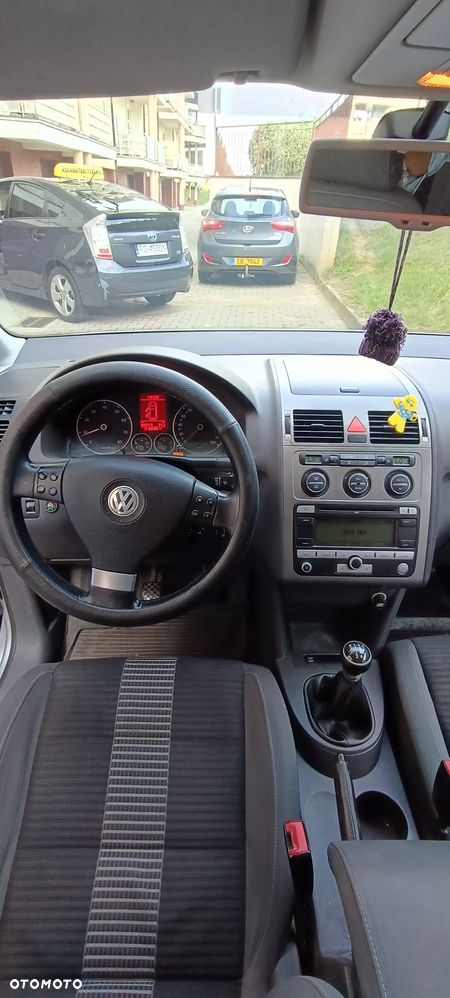 Volkswagen Touran - 1
