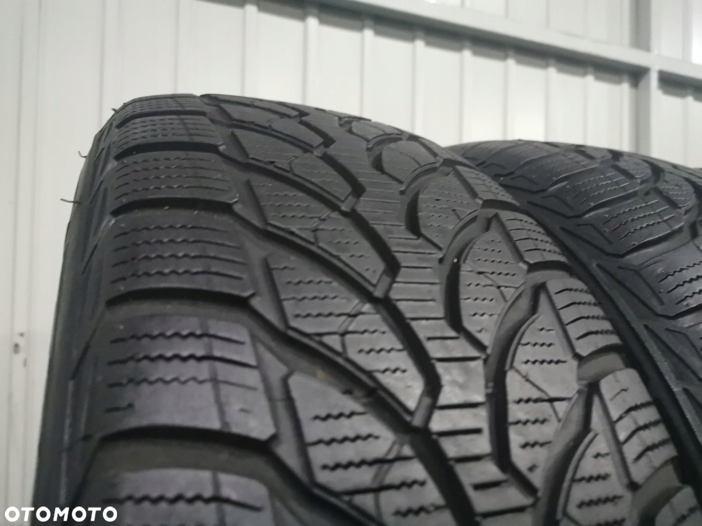 205/60r16 bridgestone zimowe 5,5mm 4673 - 2