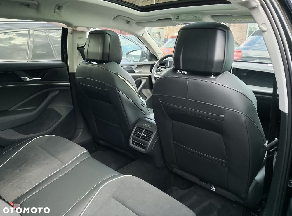 Volkswagen Passat - 10