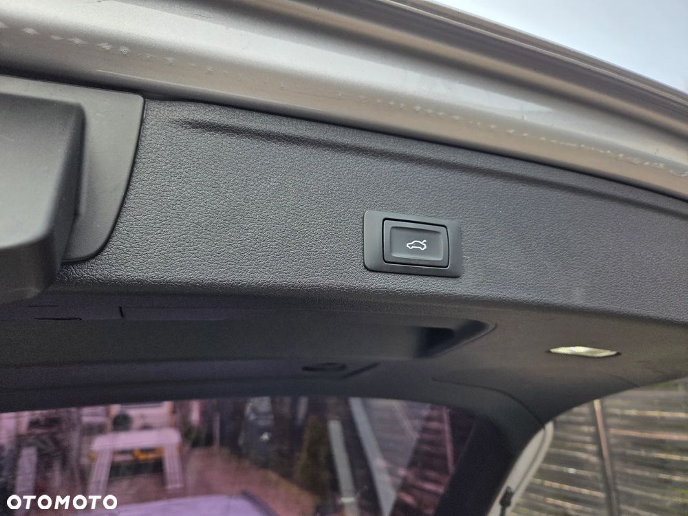 Audi A4 Avant 2.0 TDI ultra S tronic design - 28