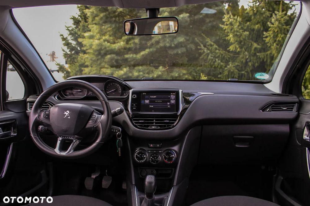Peugeot 208 - 19