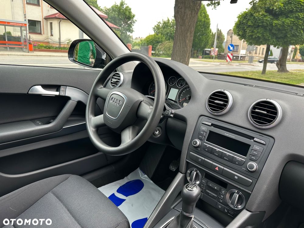 Audi A3 3-drzwiowe 1.6 Ambiente - 21