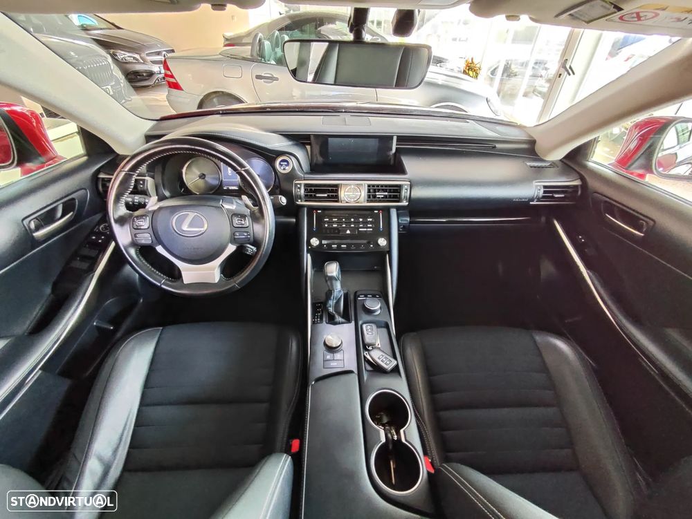 Lexus IS 300H Sport Edition - 23