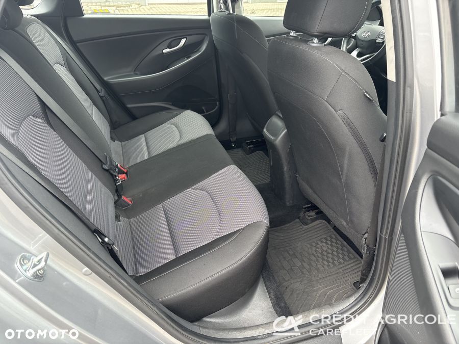Hyundai i30 1.5 DPI Classic + - 16