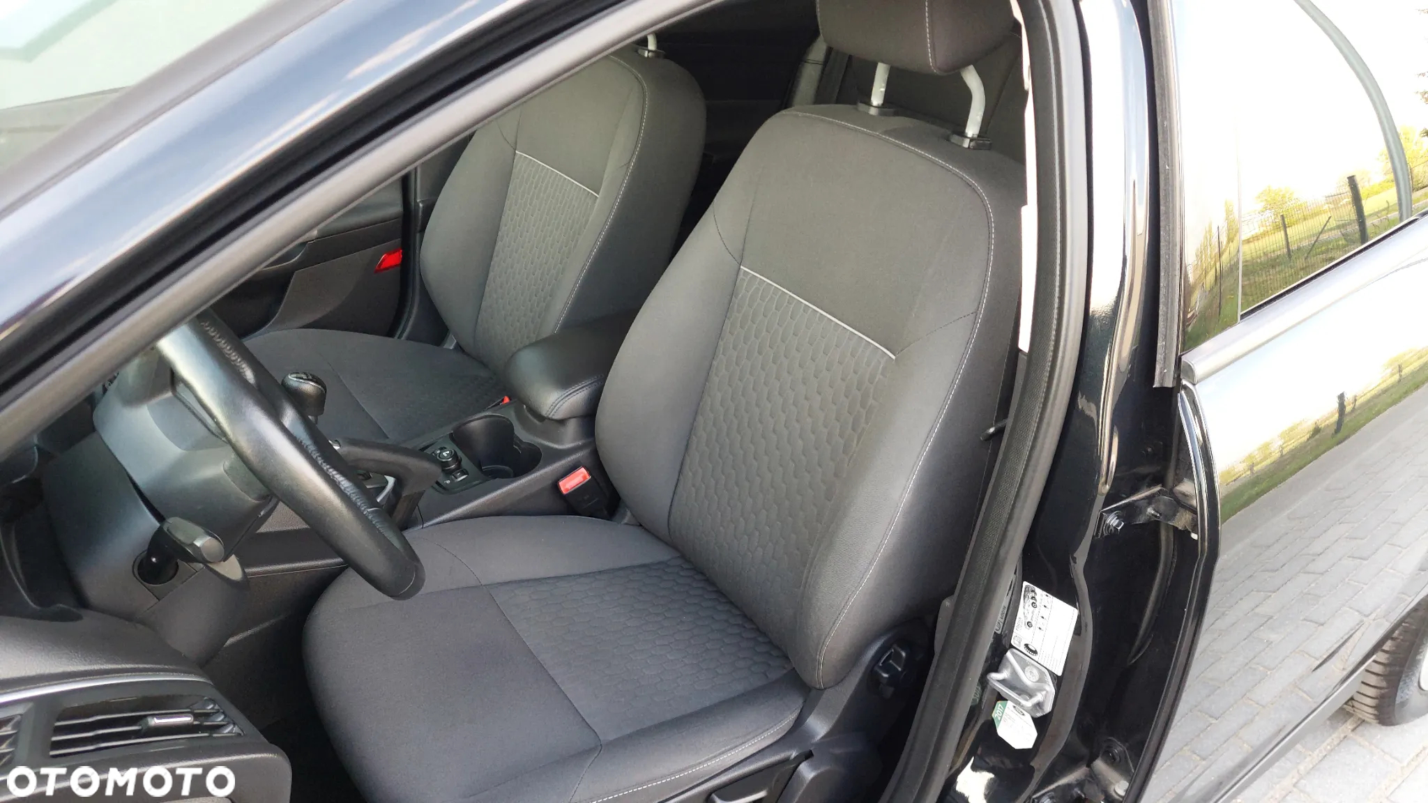 Ford Focus Turnier 2.0 TDCi DPF SYNC Edition - 11
