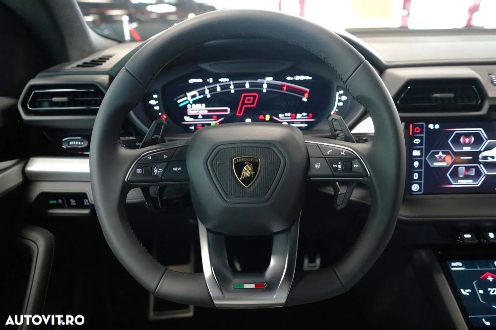 Lamborghini URUS - 12