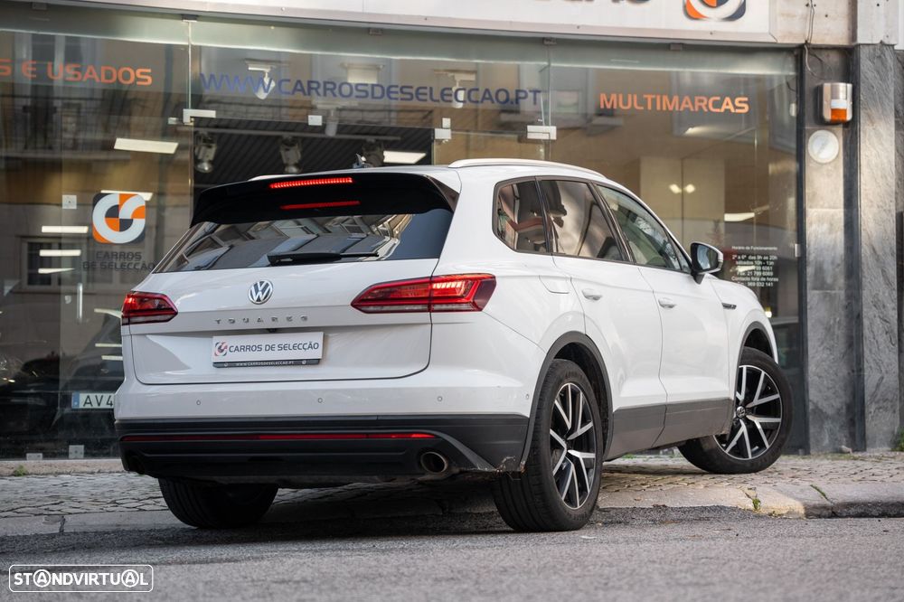 VW Touareg 3.0 TDI V6 Elegance Plus - 6